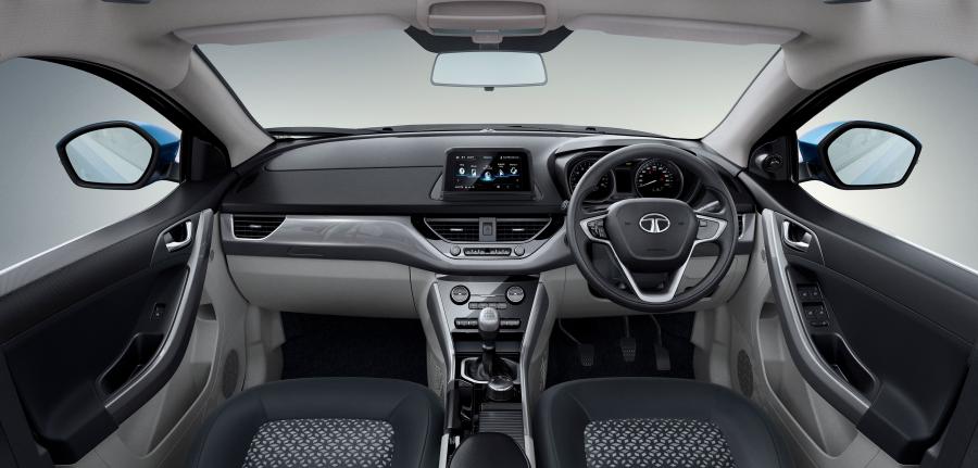 Торпедо Tata Nexon 2017 года  (фото 11 из 22)